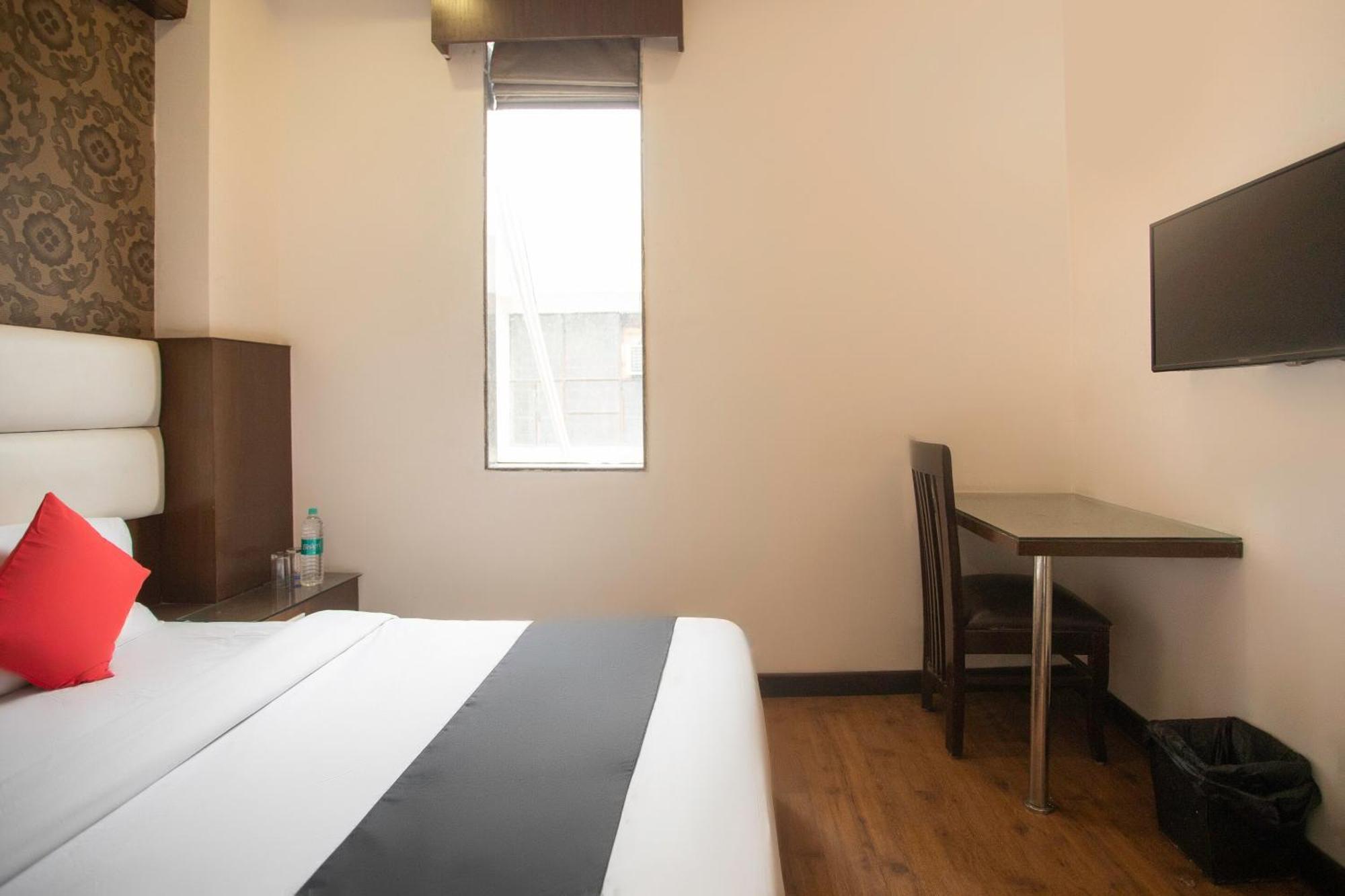 Collection O 69755 Hotel Parktel Indirapuram Exterior foto