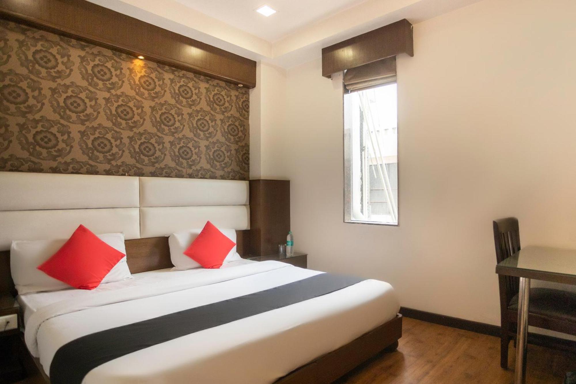 Collection O 69755 Hotel Parktel Indirapuram Exterior foto